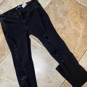 Juniors Ripped Hollister jeans. Size 3L.